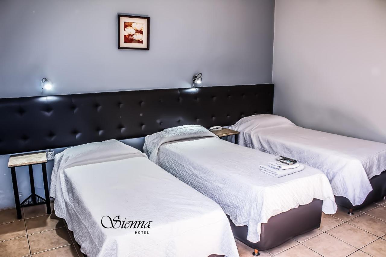 Hotel Sienna Mendoza Bagian luar foto